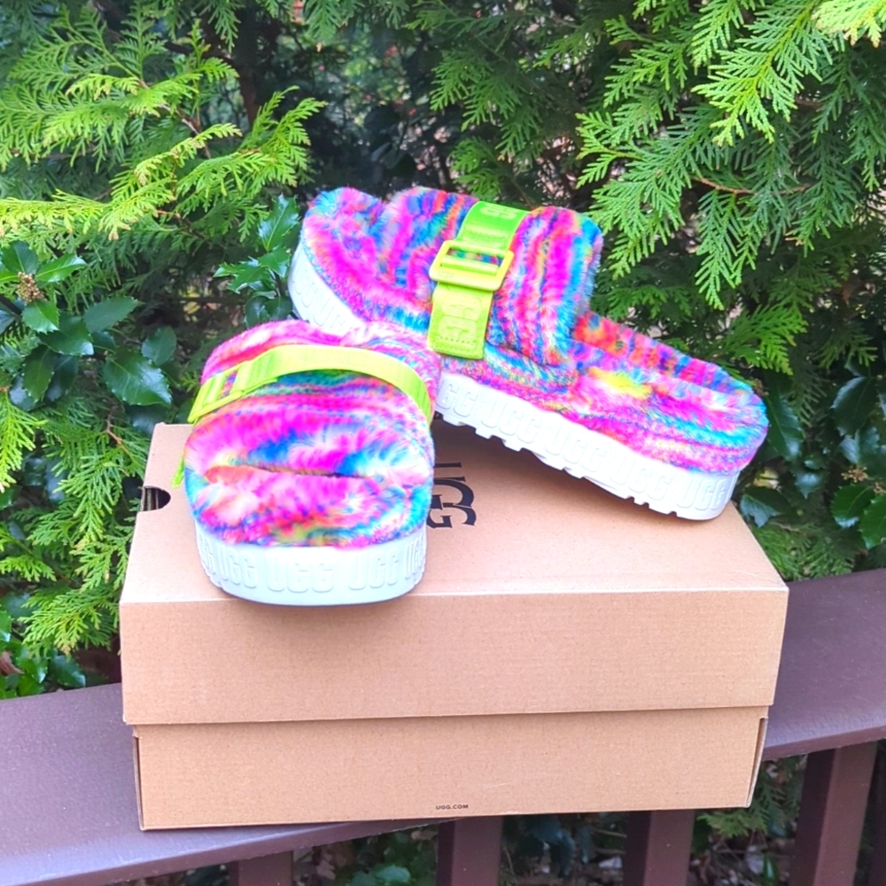 UGG Women's Multicolor Fluffy Sandals
